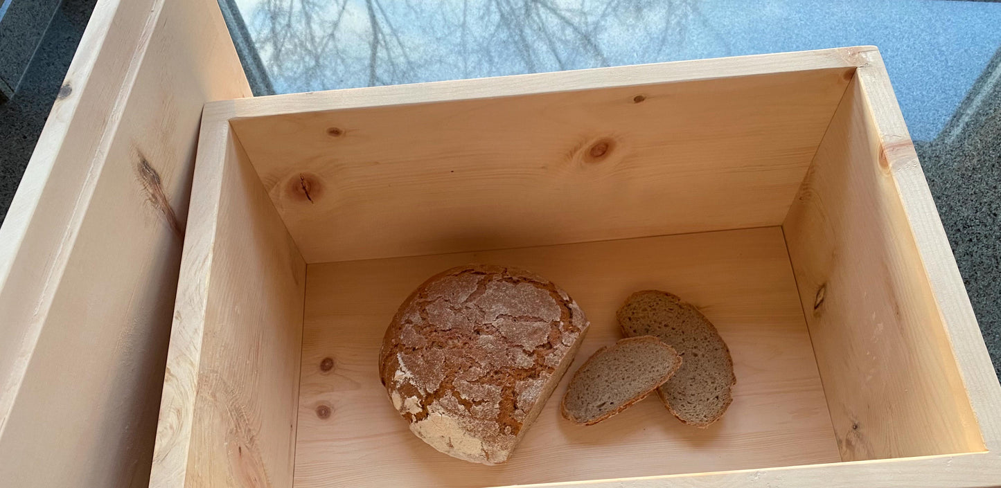 Zirbenbrottopf mit Deckel